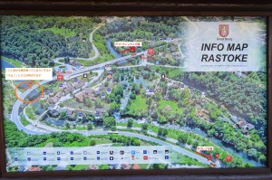 ラストケ村の地図　※クリックで拡大します　　村の周りには駐車場もたくさんあるので、車でのアクセスが便利です