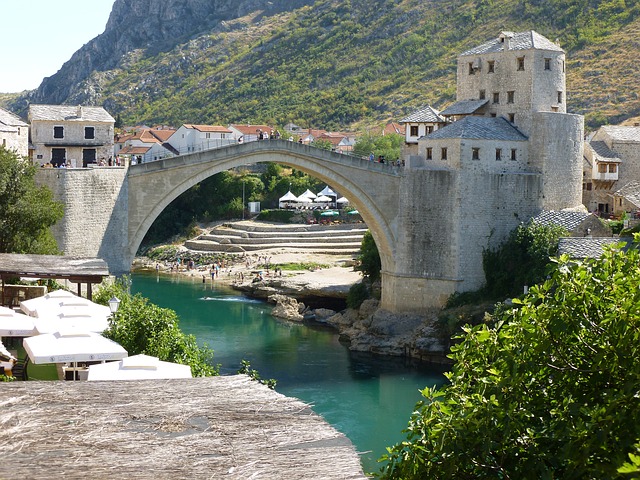 モスタルはクロアチアのドブロブニクからの日帰り旅行先としても人気の町