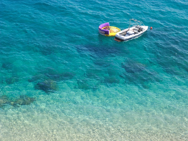 吸い込まれそうなくらい透明なクロアチアのアドリア海