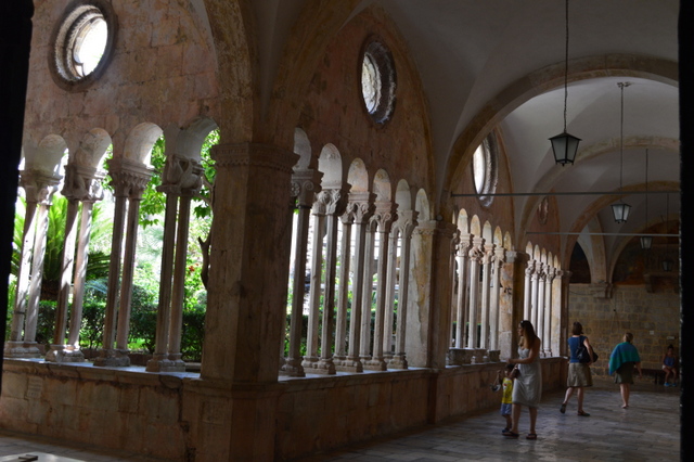 フランシスコ会修道院の回廊