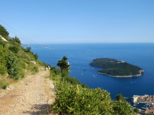 スルジ山の山道