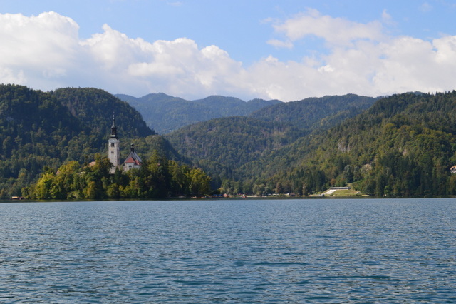 スロベニアのブレッド。湖の上では上着がないと寒く感じました